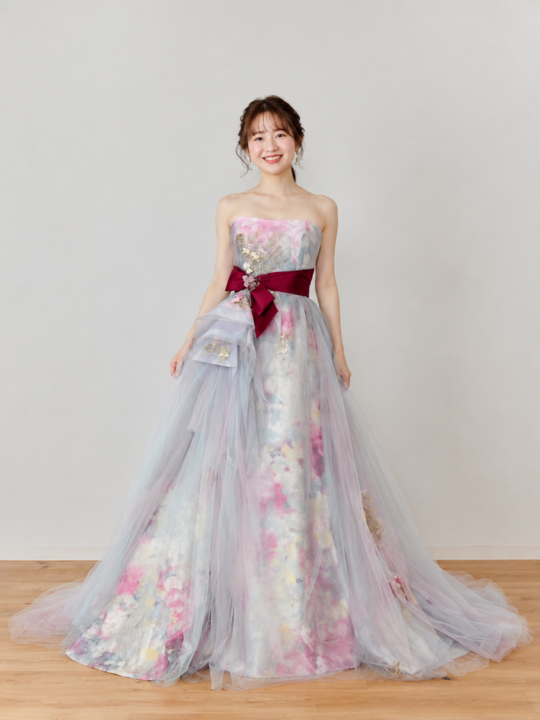 水彩画のような色合いが魅力のニュアンスカラードレス